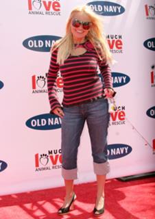 Kristin Chenoweth feet photo thumbnail