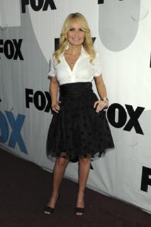 Kristin Chenoweth feet photo thumbnail