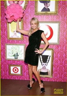 Kristin Chenoweth feet photo thumbnail