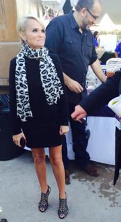 Kristin Chenoweth feet photo thumbnail