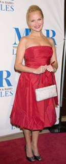 Kristin Chenoweth feet photo thumbnail