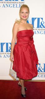 Kristin Chenoweth feet photo thumbnail