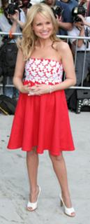 Kristin Chenoweth feet photo thumbnail
