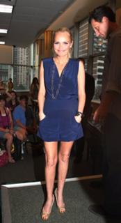 Kristin Chenoweth feet photo thumbnail