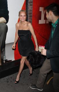Kristin Chenoweth feet photo thumbnail