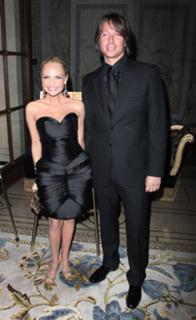 Kristin Chenoweth feet photo thumbnail