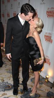 Kristin Chenoweth feet photo thumbnail