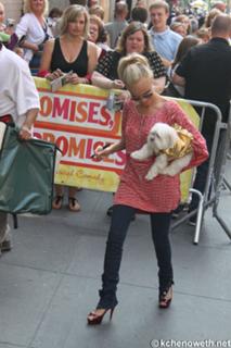 Kristin Chenoweth feet photo thumbnail