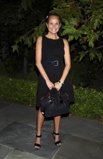Kristin Chenoweth feet photo thumbnail