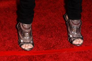 Kristin Chenoweth feet photo thumbnail