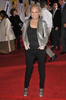 Kristin Chenoweth feet photo thumbnail
