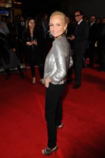 Kristin Chenoweth feet photo thumbnail