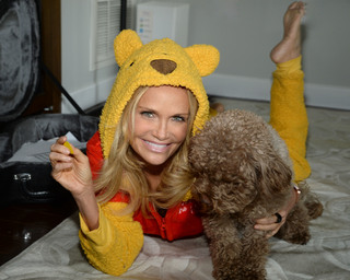 Kristin Chenoweth feet photo thumbnail