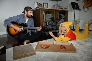 Kristin Chenoweth feet photo thumbnail