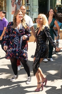 Kristin Chenoweth feet photo thumbnail