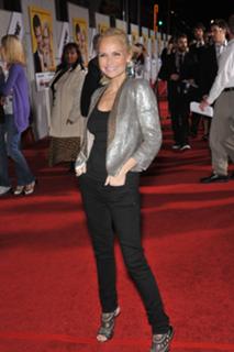 Kristin Chenoweth feet photo thumbnail