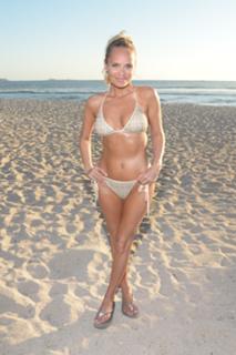 Kristin Chenoweth feet photo thumbnail