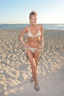 Kristin Chenoweth feet photo thumbnail