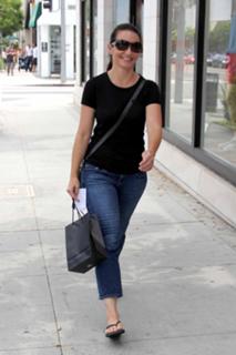 Kristin Davis feet photo thumbnail