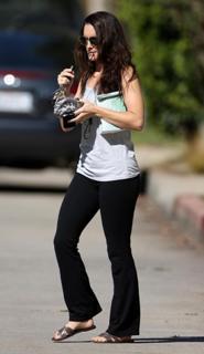 Kristin Davis feet photo thumbnail