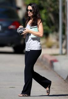 Kristin Davis feet photo thumbnail