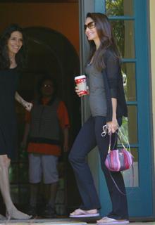 Kristin Davis feet photo thumbnail