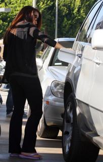 Kristin Davis feet photo thumbnail
