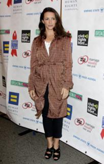 Kristin Davis feet photo thumbnail