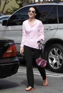 Kristin Davis feet photo thumbnail