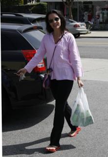 Kristin Davis feet photo thumbnail