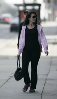 Kristin Davis feet photo thumbnail