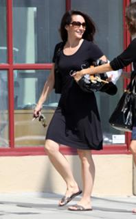 Kristin Davis feet photo thumbnail
