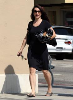 Kristin Davis feet photo thumbnail