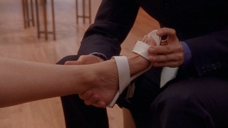 Kristin Davis feet photo thumbnail