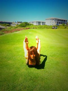 Kristin Kreuk feet photo thumbnail