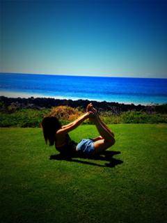 Kristin Kreuk feet photo thumbnail