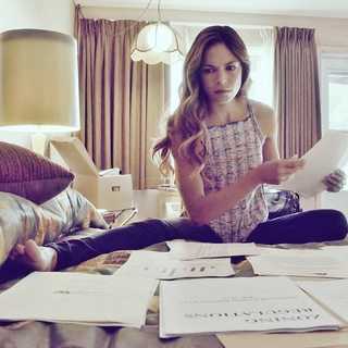 Kristin Kreuk feet photo thumbnail