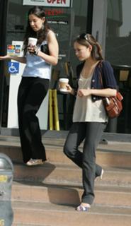 Kristin Kreuk feet photo thumbnail