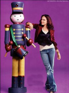 Kristin Kreuk feet photo thumbnail