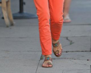 Kristin Kreuk feet photo thumbnail