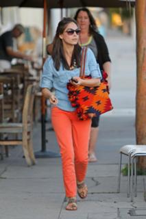Kristin Kreuk feet photo thumbnail
