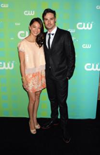 Kristin Kreuk feet photo thumbnail