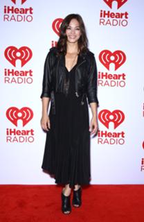 Kristin Kreuk feet photo thumbnail