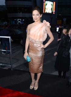 Kristin Kreuk feet photo thumbnail
