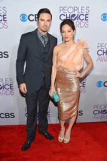 Kristin Kreuk feet photo thumbnail