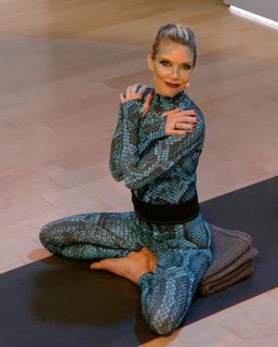 Kristin McGee feet photo 4