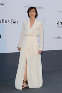 Kristin Scott Thomas feet photo thumbnail