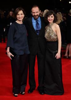 Kristin Scott Thomas feet photo thumbnail