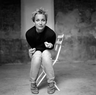 Kristin Scott Thomas feet photo thumbnail