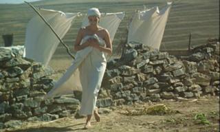 Kristin Scott Thomas feet photo thumbnail